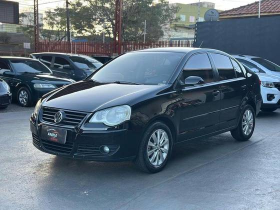 VOLKSWAGEN POLO SEDAN 1.6 8V GASOLINA 4P MANUAL
